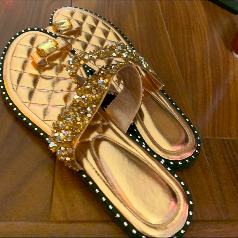 Rhinestone gold size 10 sandals